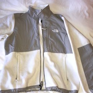 WHITE NORTH FACE FLEECE JACKET!